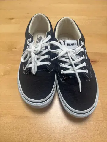 VANS v203 블랙 스니커즈