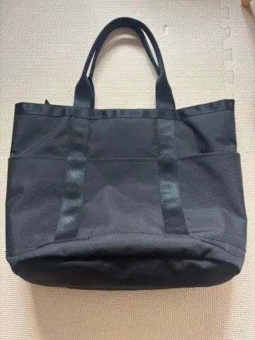 UNIQLO 블랙 토트백