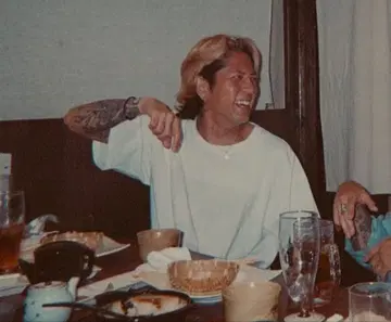 로트 와일러 T셔츠 kj 착용