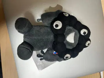 만박 레어 블랙 미야쿠미야쿠 키링 앉은