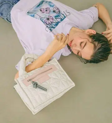 퀼트 퍼 스퀘어 숄더