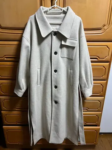 라이트 그레이 벨트 포함 롱 코트 사이즈 M - L