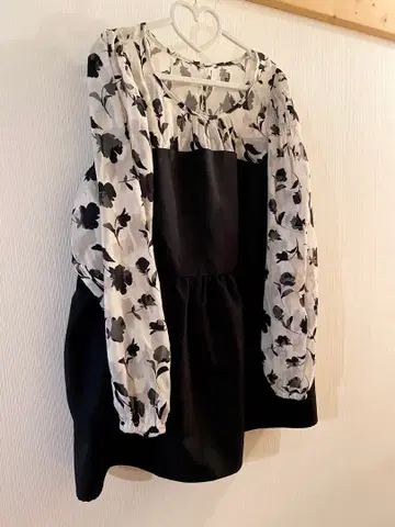 미사용! Re-j 도킹 꽃무늬 페플럼 상의 빅 사이즈