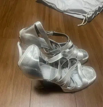 실버 스트랩 하이힐 수납 봉투 포함 브라질 특주 제작