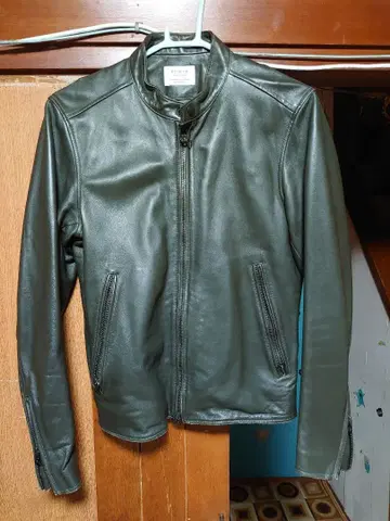 올리브 그린 가죽 싱글 라이더 자켓