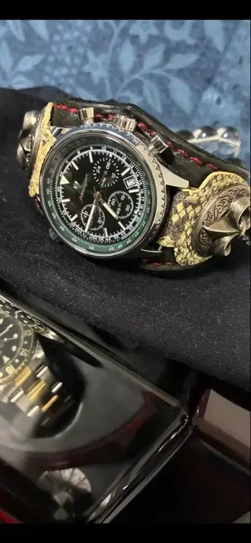 바이커 가죽 브레이슬릿 워치