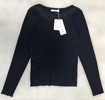 택 포함 새상품/ 프로포션 바디 디자인 데콜테 자수 니트 블랙 s