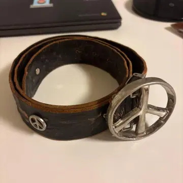 피스 마크 가죽 벨트