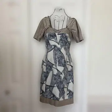 Riccimie New York 반팔 무릎 아래 길이 원피스