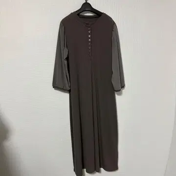 긴팔 벌룬 소매 브라운 원피스