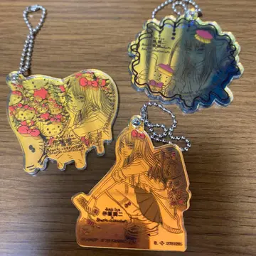 가챠가챠 이토 준지 토미에 헬로키티 산리오 콜라보