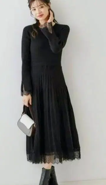 쿠튀르 브로치 레이스 니트 원피스