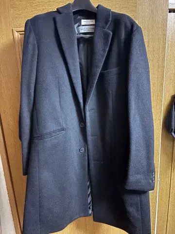 블랙 코트 L 사이즈 FREAKs STORE