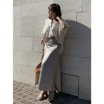 새틴 머메이드 스커트 아뉴앙스