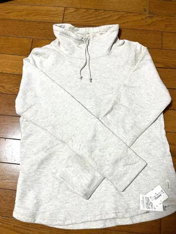 그레이 하이넥 스웨터