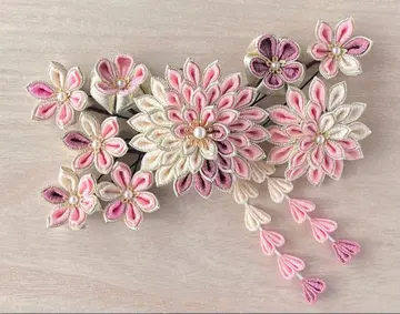 꽃 모티브 일본 의류 머리 장식 핑크 계열