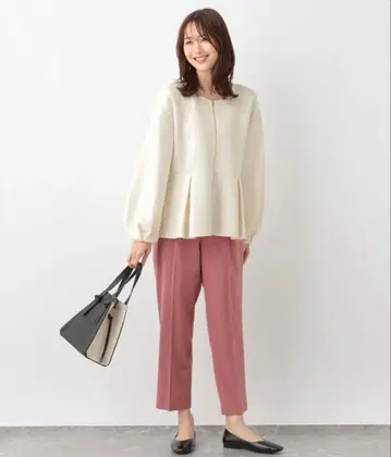 글로벌 워크 라이트 쿠션 페플럼 가디건 아이보리 프리 사이즈