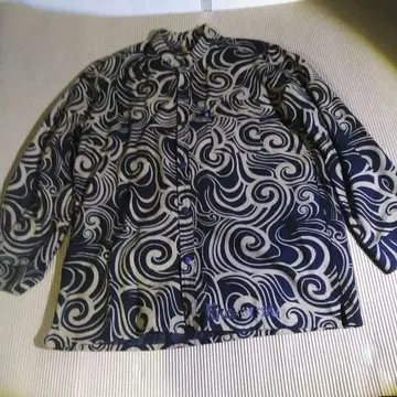 물결 무늬 긴팔 셔츠 네이비 베이지