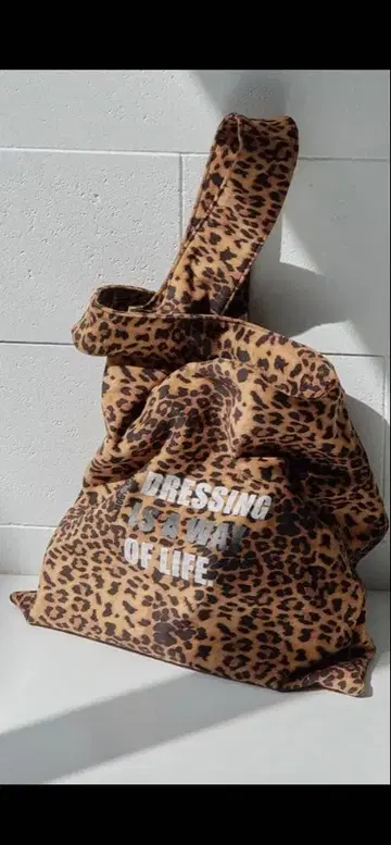 윔 가젯 레오파드 무늬 토트백