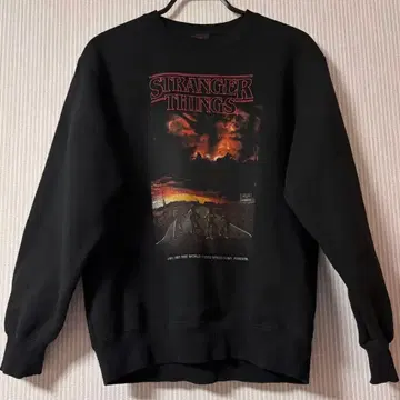 GU 기묘한 이야기 헤비웨이트 맨투맨 풀오버 블랙