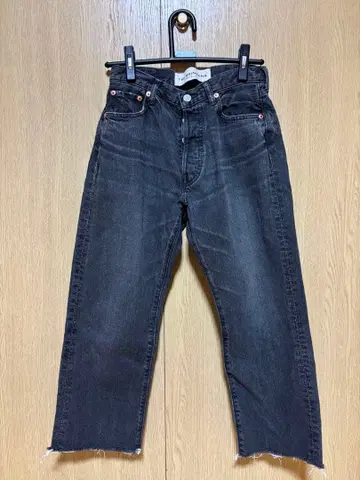 더 신존 다크 그레이 데님 36