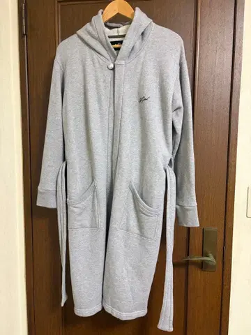 [ 처분 가격 ] 더블티 wtw 후드 부착 그레이 롱 코트 맨투맨