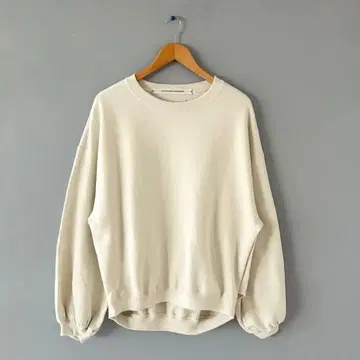 COGTHEBIGSMOKE 코그더빅스모크 퍼프 슬리브 맨투맨