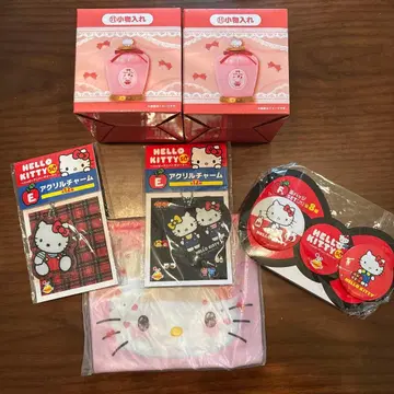 헬로키티 1번 복권 소품함 2개 세트 & 참 & 캔뱃지