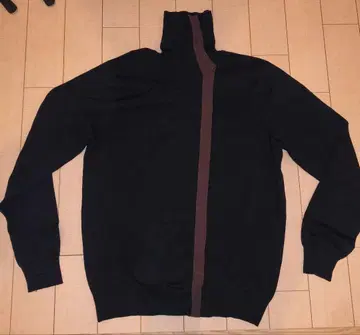 ARMANI 블랙 하이넥 니트 스웨터