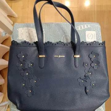 axes femme 네이비 토트백