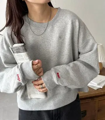 Discoat/디스코트 소매 로고 자수 숏 맨투맨