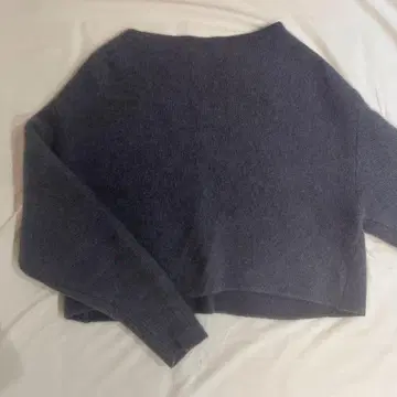 A part by CN 라쿤 네이비 보트넥 풀오버 니트