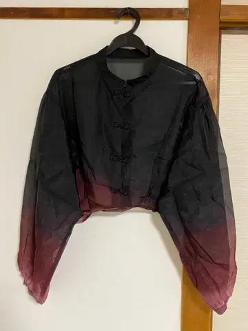 단 한 번 착용 HARE 차이나 시어 셔츠 보르도