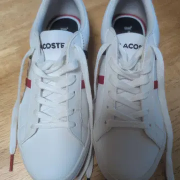 LACOSTE 화이트 스니커즈