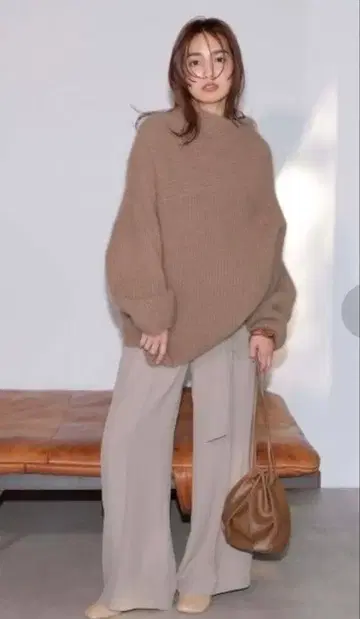 프레이 아이디 보틀넥 루즈 라쿤 니트 원피스