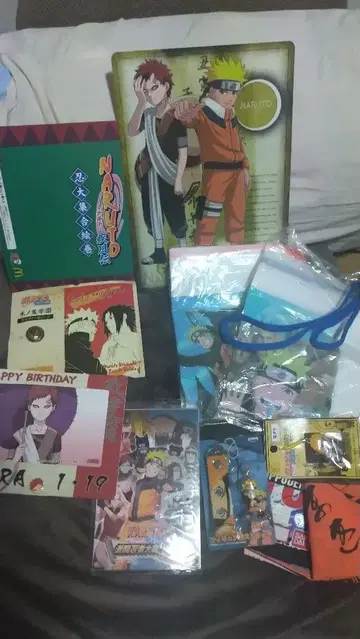 NARUTO 굿즈 세트 포스터 카드 핀 배지 손수건 등