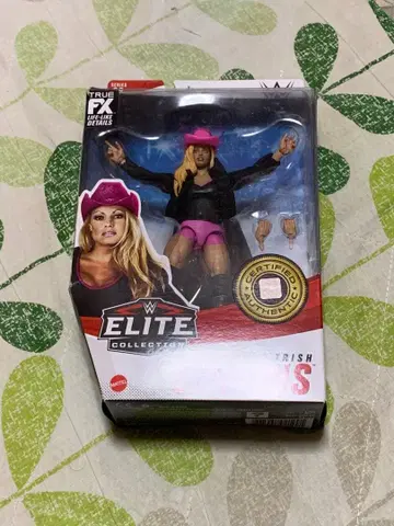 WWE 트리쉬 스트라타스 피규어