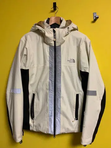 The North Face 마운틴 파카 아이보리/블랙 L/100