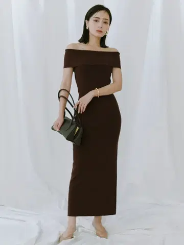 브라운 오프숄더 니트 원피스 anuans 거의 새상품