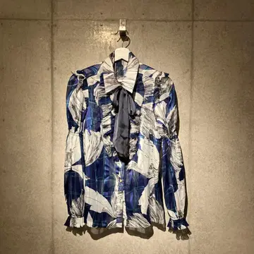 sov. 꽃무늬 프릴 보타이 블라우스