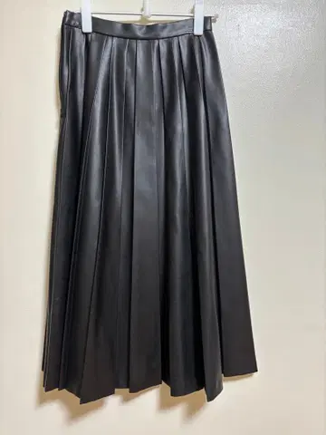 인조 가죽 플리츠 롱 스커트