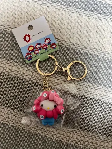 헬로키티 x 미야쿠미야쿠 EXPO 2025 키링