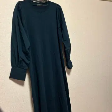 다크 그린 긴팔 무릎 기장 원피스 L 사이즈