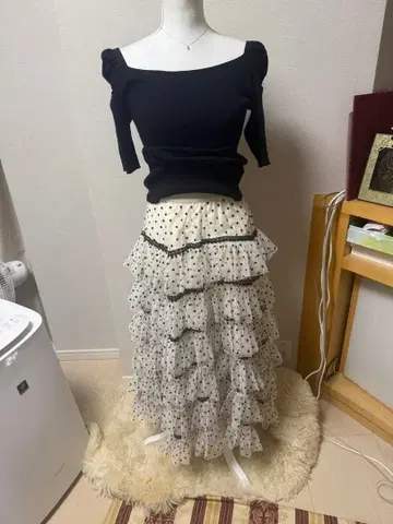 프릴 달린 도트 튤 롱 스커트