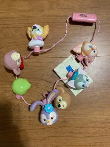 상하이 디즈니 더피 프렌즈 라이트 부착 목걸이 작동 OK