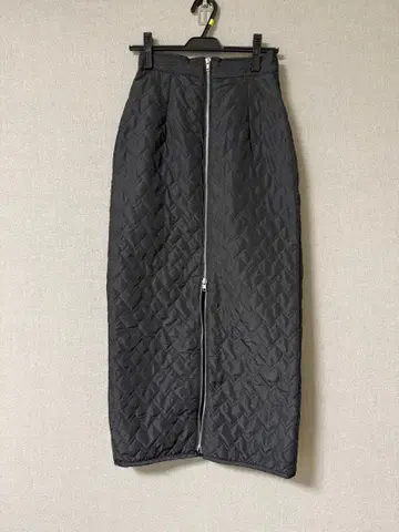 [ YEVS ] 이브스 퀼팅 롱 스커트 블랙