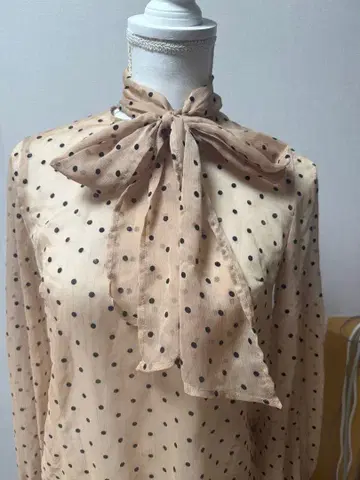 도트 무늬 리본 포함 블라우스 새상품급