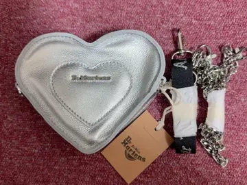 새상품 닥터마틴 미니 하트 백 실버