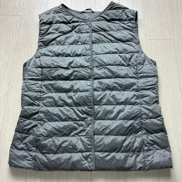 유니클로 울트라 라이트 다운 컴팩트 베스트 M 라이트 그레이