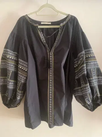 네 키테파 자수 블라우스